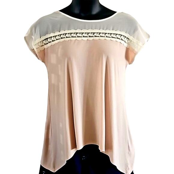 Excellent Faith & Joy Womens Beige Short Sleeve Blouse with Lace Accent Junior L - Picture 2 of 6